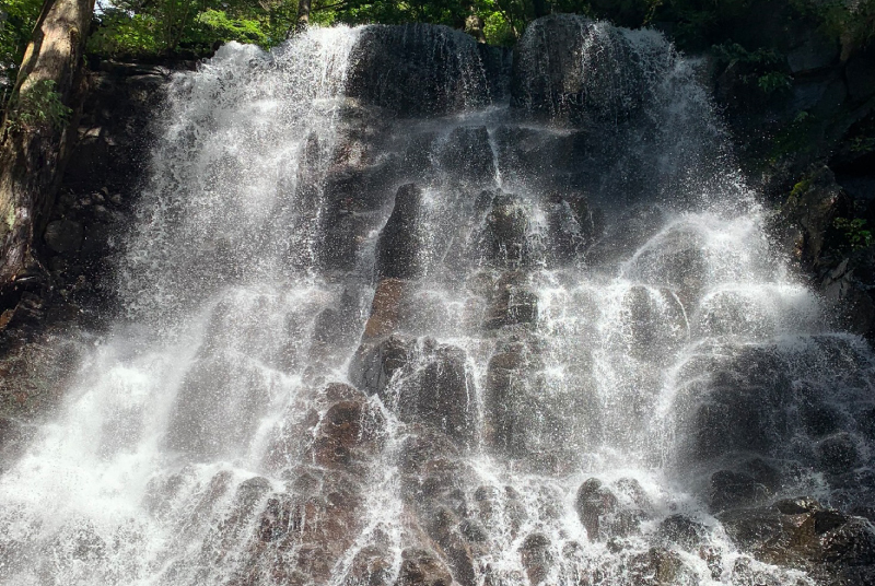 Haha-no-Shirataki Waterfall